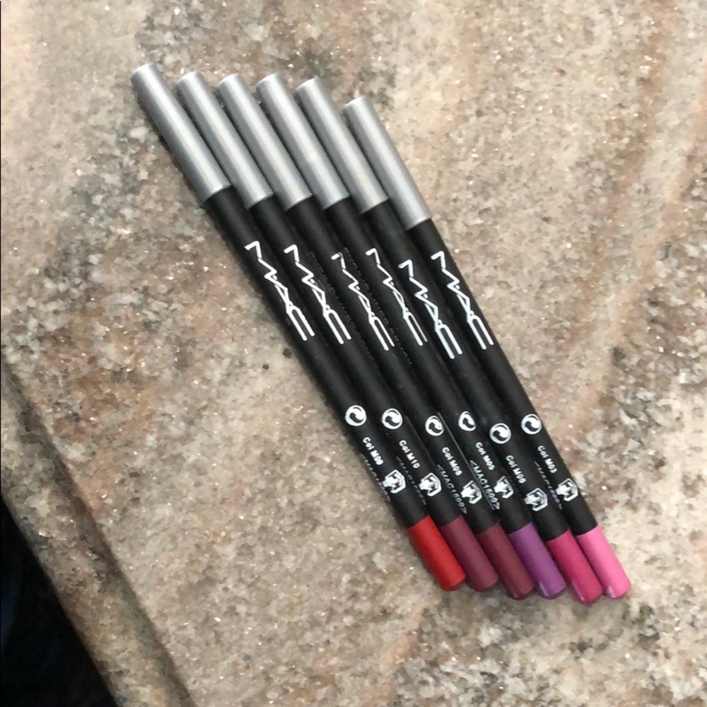 MAC eyeliner/lipliner - never used
